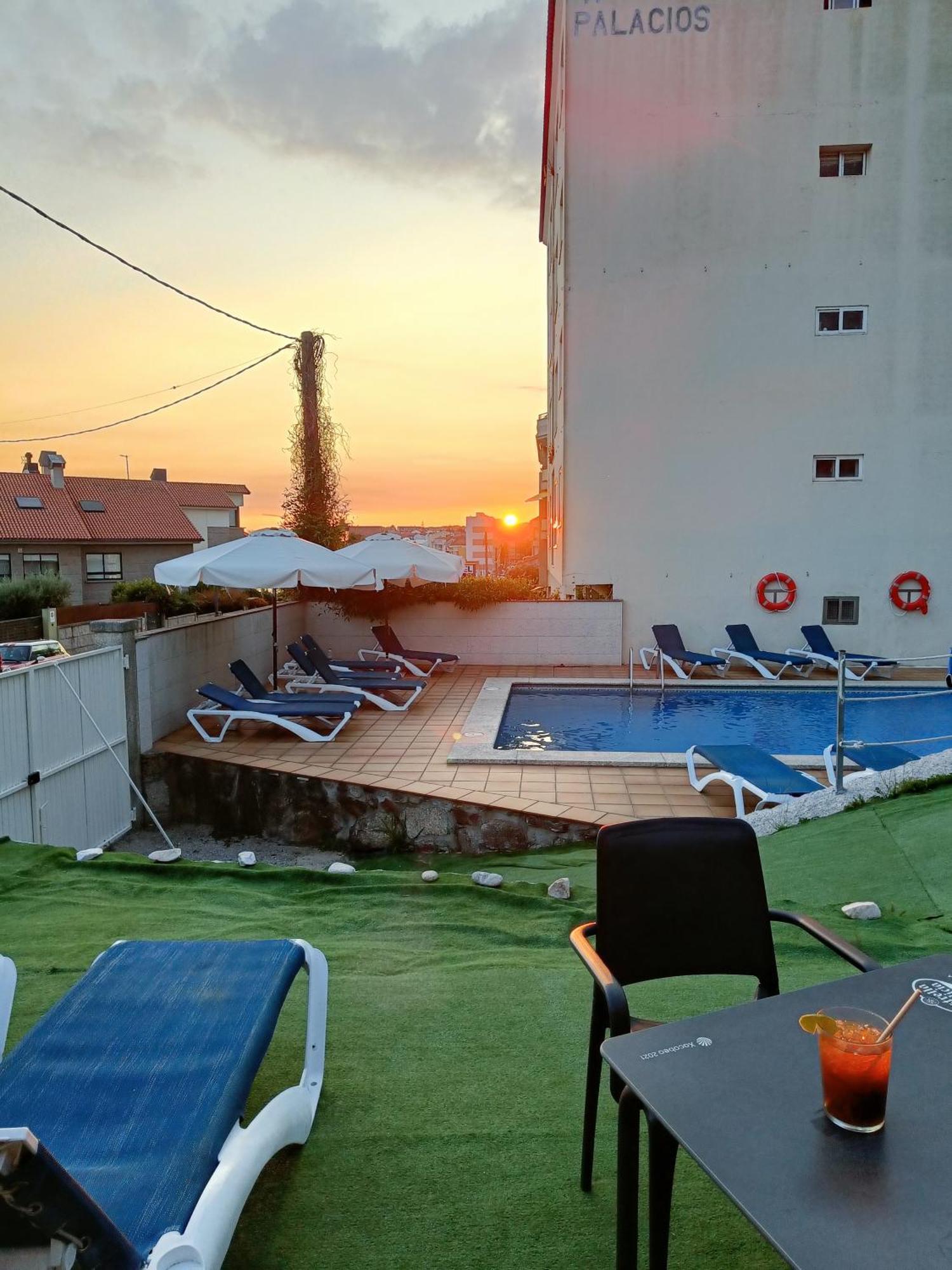 Hotel Palacios Sanxenxo Exteriör bild